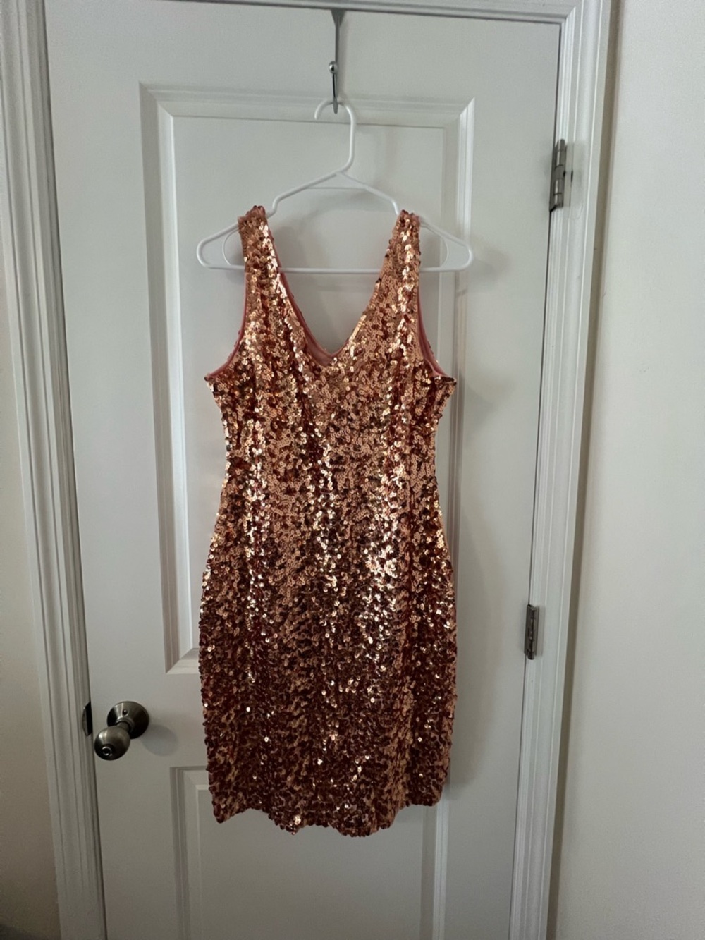Rose Gold Sequin V-Neck Party Dress